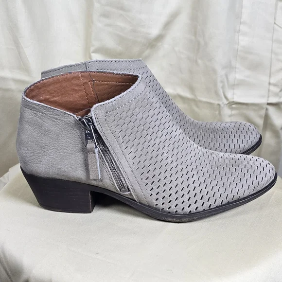 Lucky Brand Bohemian Cabincore Beige Suede Perforated Ankle Booties 8.5M - Picture 13 of 13